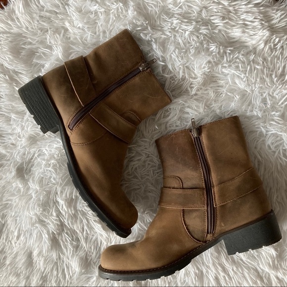 Clarks Boot Suede Boot - Picture 6 of 7